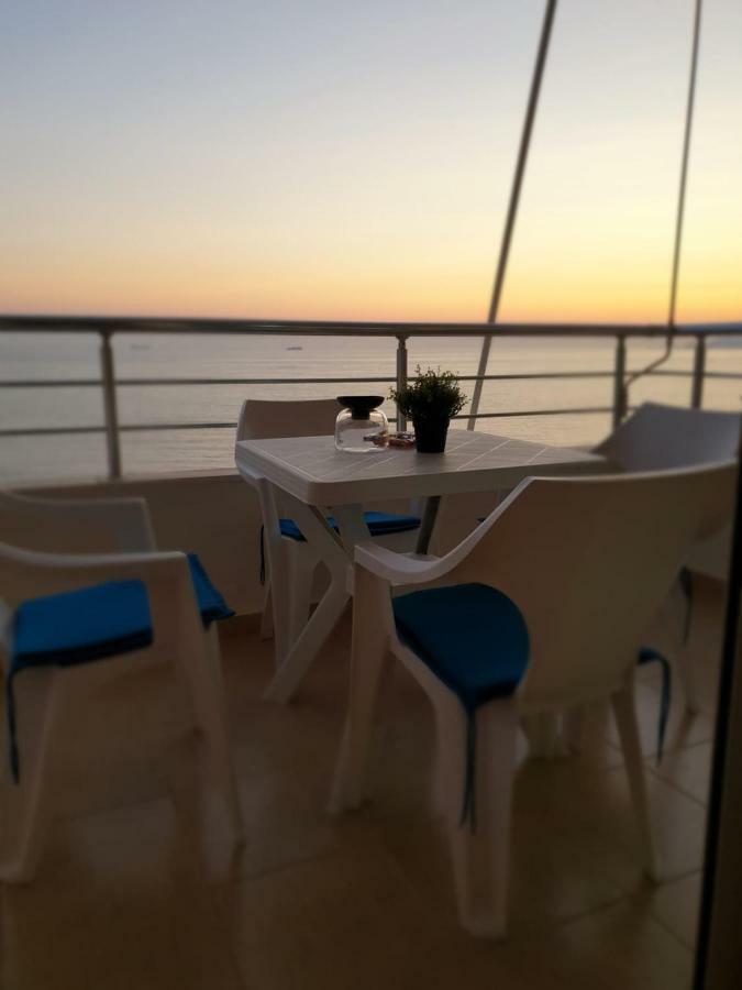Matin Apartment Sea View Драч Екстериор снимка