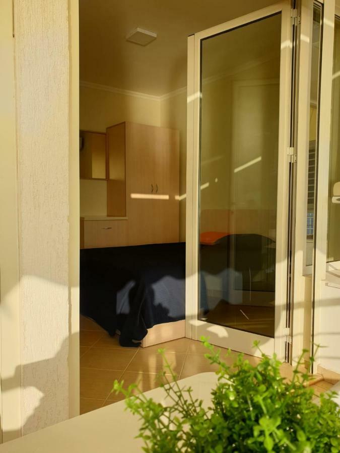 Matin Apartment Sea View Драч Екстериор снимка
